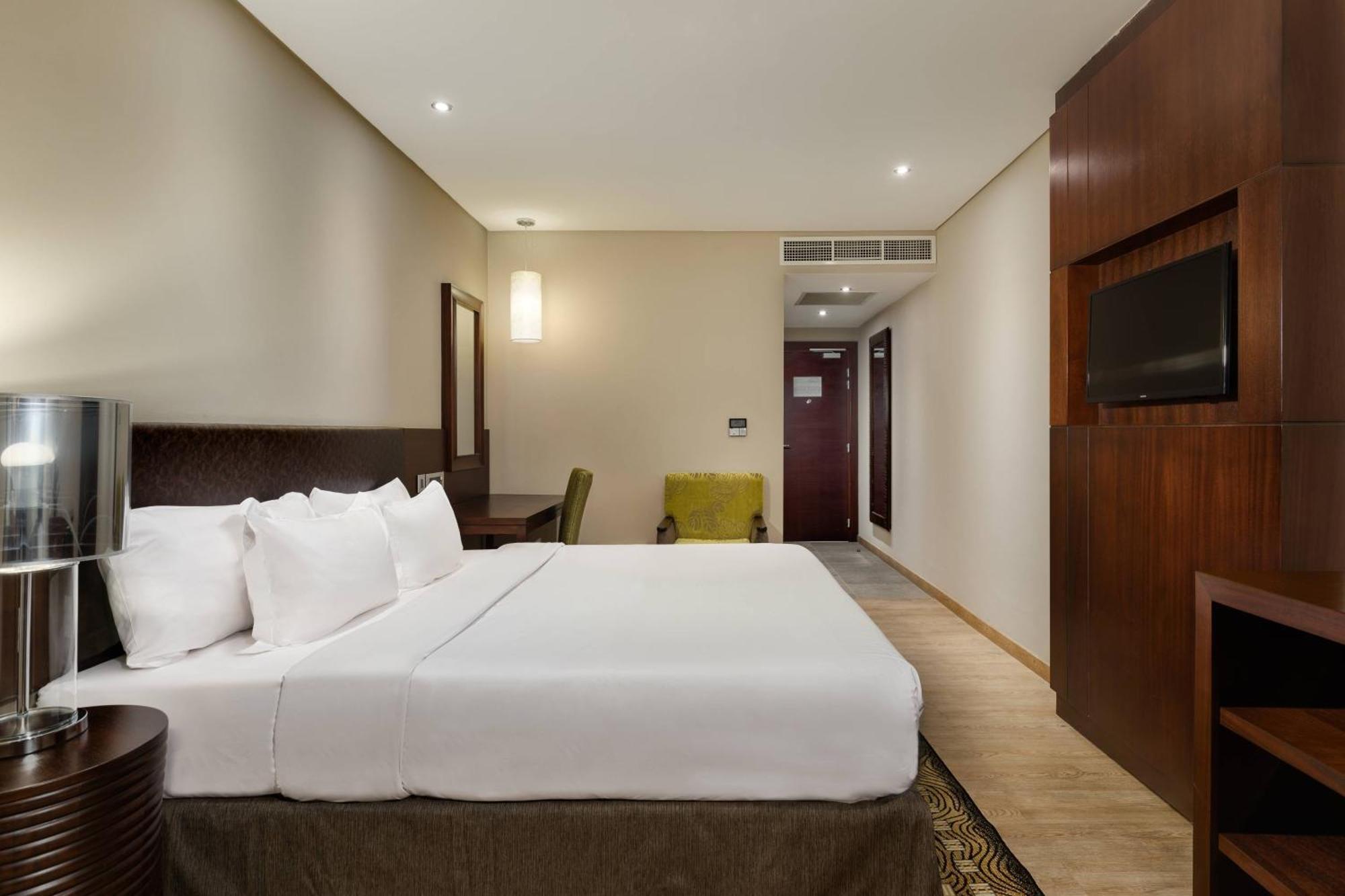 Protea Hotel By Marriott Owerri Select Экстерьер фото